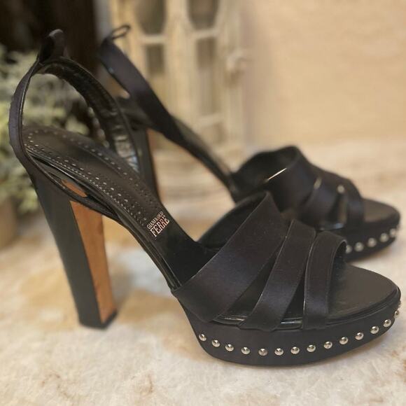 Gianfranco Ferre designer heels black with rivets Sz 40 - Picture 1 of 10